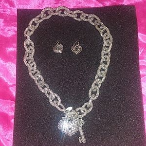 Necklace set
